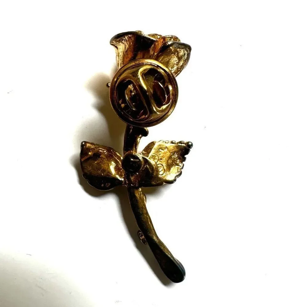 Gold tone vintage  rose pin